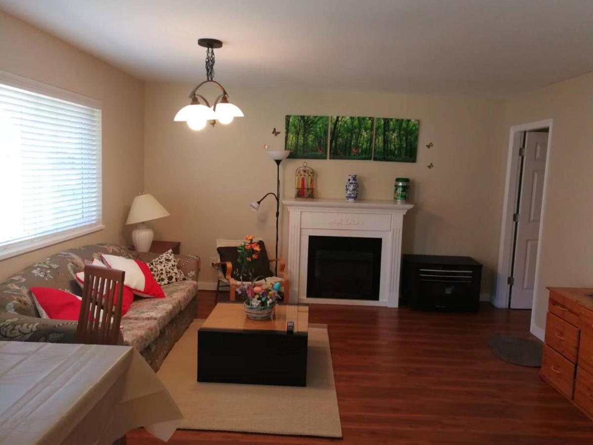 Romantic Homestay Coquitlam Exterior foto